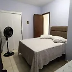 Apto com jeito de casa entre o mar e a montanha